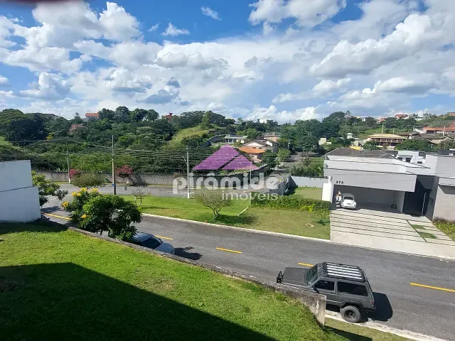 Casa com 1000m² 4 quartos e 3 banheiros, à venda, no bairro Jardim Terras de Santa Helena em Jacareí