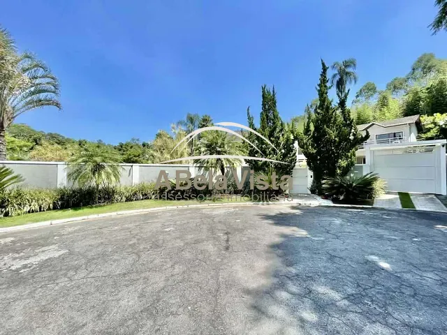 Casa com 17404m² 5 quartos e 7 banheiros, à venda, no bairro Parque Dom Henrique em Cotia