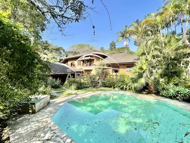 Casa com 2530m² 8 quartos e 8 banheiros, à venda, no bairro Vila Santo Antônio em Cotia