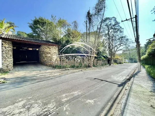 Casa com 2530m² 8 quartos e 8 banheiros, à venda, no bairro Vila Santo Antônio em Cotia