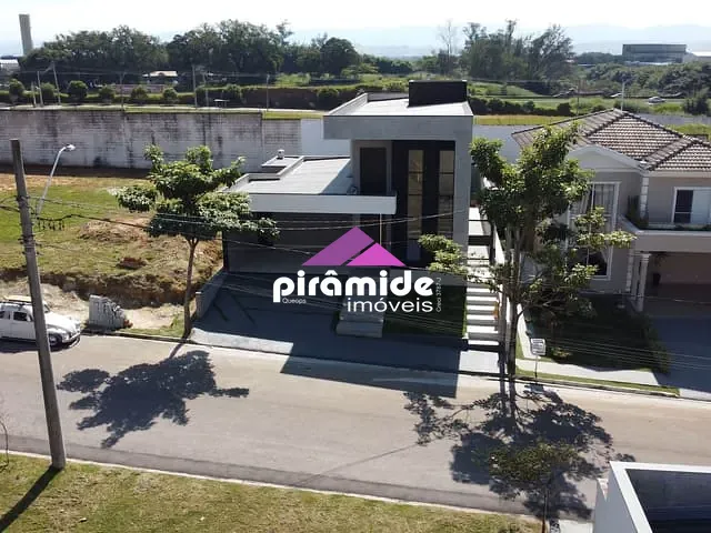 Casa 3 quartos e 4 banheiros, à venda, no bairro Caçapava em Caçapava
