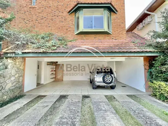 Casa com 383m² 4 quartos e 6 banheiros, à venda, no bairro São Paulo II em Cotia