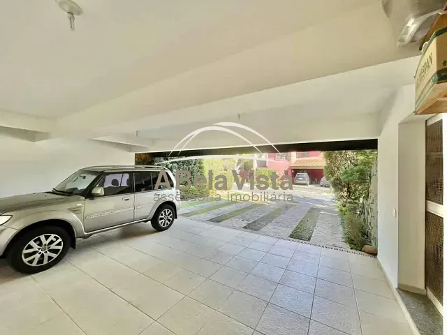 Casa com 383m² 4 quartos e 6 banheiros, à venda, no bairro São Paulo II em Cotia