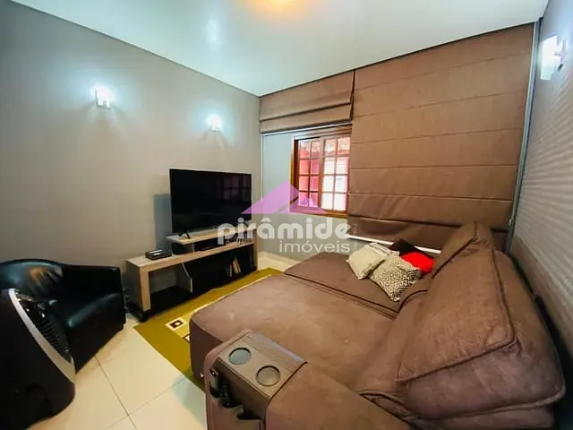 Casa 3 quartos e 2 banheiros, à venda, no bairro Jardim Santo Onofre em São José dos Campos