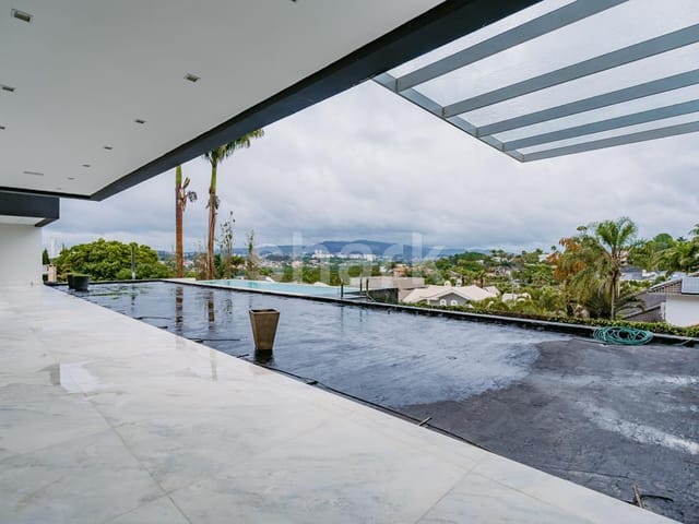 Casa com 1800m² 6 quartos e 9 banheiros, à venda, no bairro Tamboré em Santana de Parnaíba