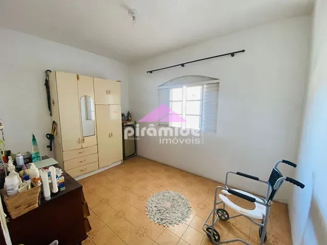 Casa com 250m² 3 quartos e 1 banheiro, à venda, no bairro Jardim Santa Inês I em São José dos Campos