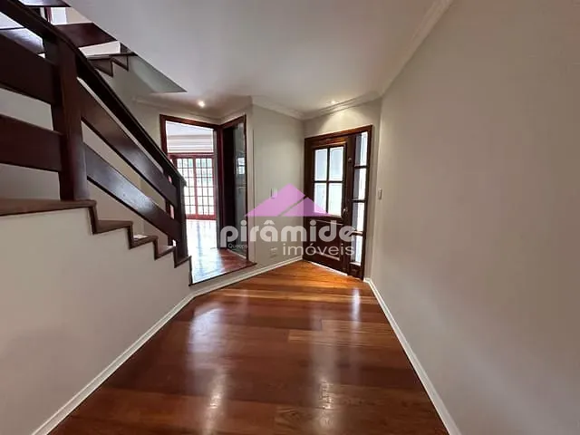 Casa com 360m² 5 quartos e 9 banheiros, para alugar, no bairro Jardim das Colinas em São José dos Campos
