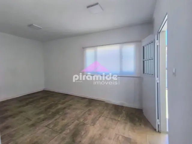 Casa 3 quartos e 2 banheiros, à venda ou para alugar, no bairro Jardim das Indústrias em São José dos Campos