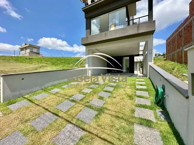 Casa com 125m² 3 quartos e 3 banheiros, à venda, no bairro Das Pedras em Cotia