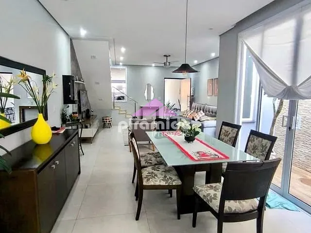 Casa 3 quartos e 2 banheiros, à venda, no bairro Jardim das Indústrias em São José dos Campos