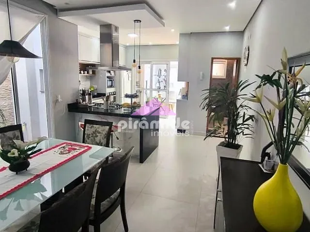 Casa 3 quartos e 2 banheiros, à venda, no bairro Jardim das Indústrias em São José dos Campos