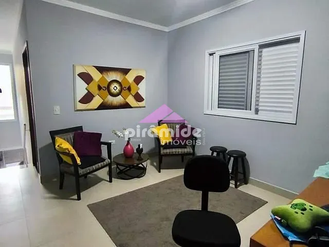Casa 3 quartos e 2 banheiros, à venda, no bairro Jardim das Indústrias em São José dos Campos
