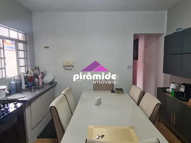 Casa 2 quartos e 2 banheiros, à venda, no bairro Conjunto Residencial Trinta e Um de Março em São José dos Campos