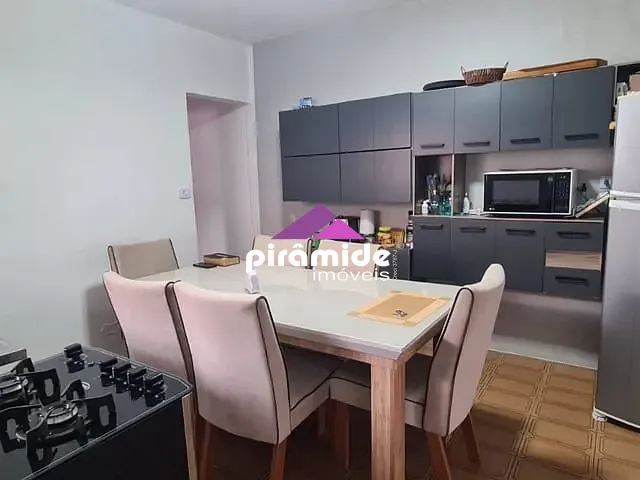Casa 2 quartos e 2 banheiros, à venda, no bairro Conjunto Residencial Trinta e Um de Março em São José dos Campos