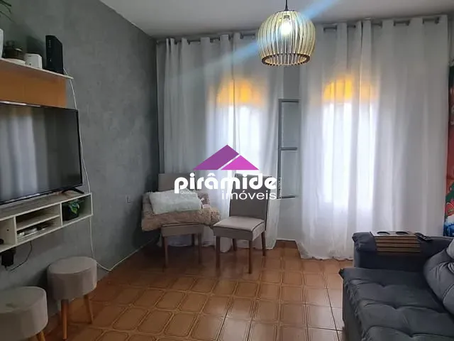 Casa 2 quartos e 2 banheiros, à venda, no bairro Conjunto Residencial Trinta e Um de Março em São José dos Campos