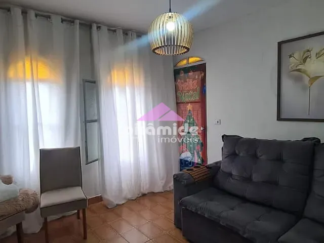 Casa 2 quartos e 2 banheiros, à venda, no bairro Conjunto Residencial Trinta e Um de Março em São José dos Campos