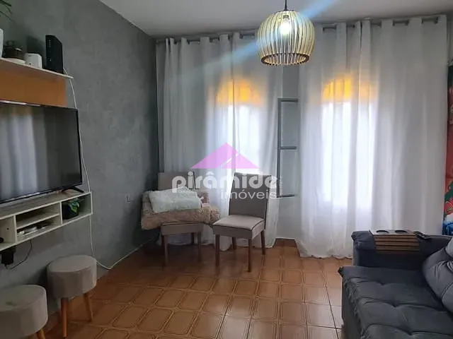 Casa 2 quartos e 2 banheiros, à venda, no bairro Conjunto Residencial Trinta e Um de Março em São José dos Campos