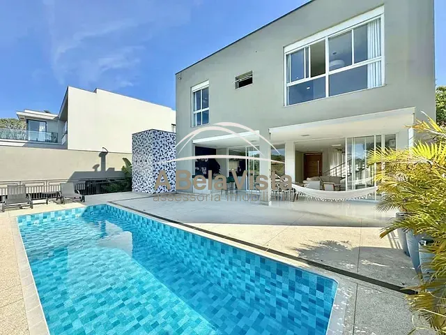 Casa com 555m² 3 quartos e 5 banheiros, à venda, no bairro Moinho Velho em Cotia