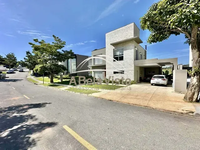 Casa com 555m² 3 quartos e 5 banheiros, à venda, no bairro Moinho Velho em Cotia