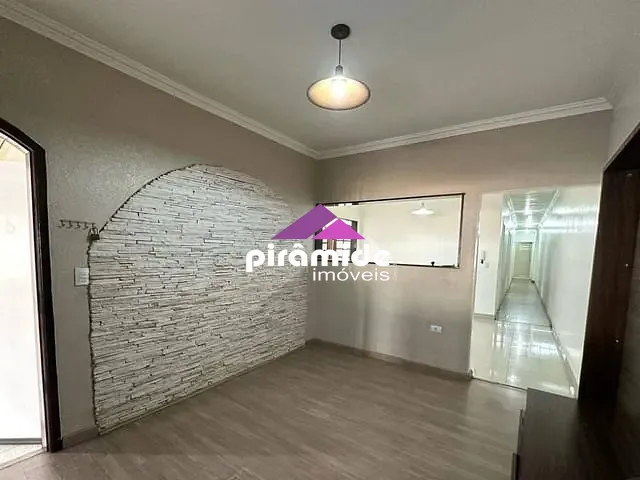 Casa com 180m² 4 quartos e 3 banheiros, à venda, no bairro Jardim Portugal em São José dos Campos