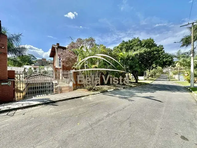 Casa com 1053m² 5 quartos e 7 banheiros, à venda, no bairro Parque Dom Henrique em Cotia