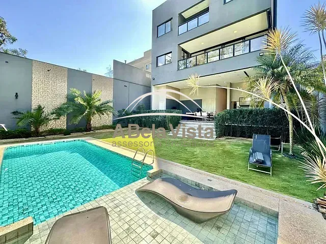 Casa com 515m² 3 quartos e 6 banheiros, à venda, no bairro Granja Viana em Cotia