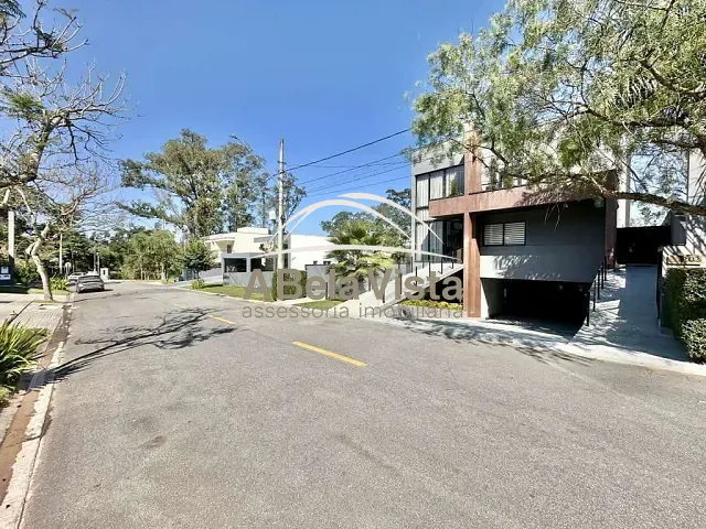 Casa com 515m² 3 quartos e 6 banheiros, à venda, no bairro Granja Viana em Cotia