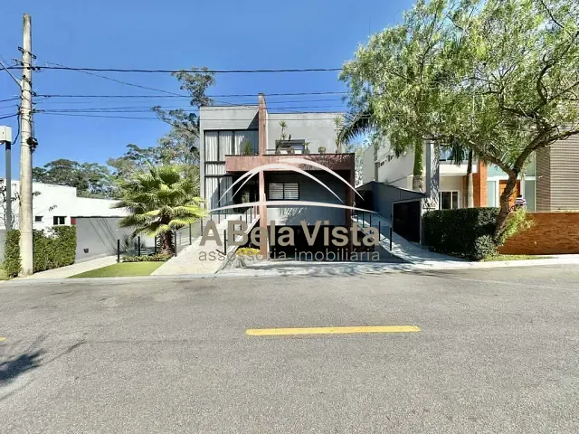 Casa com 515m² 3 quartos e 6 banheiros, à venda, no bairro Granja Viana em Cotia