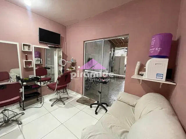 Casa com 250m² 2 quartos e 2 banheiros, à venda, no bairro Vila Iracema em São José dos Campos