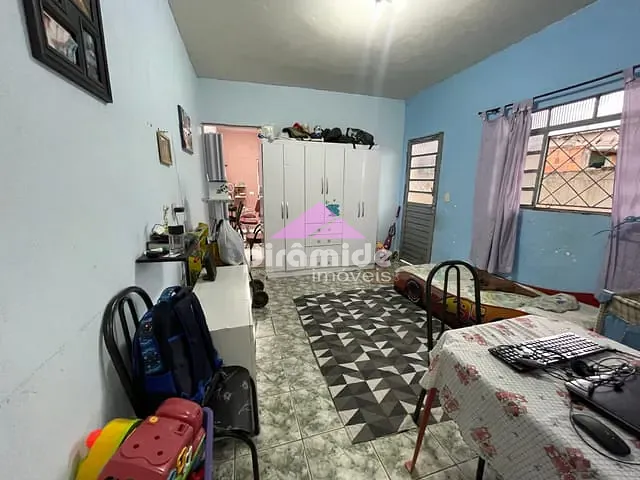 Casa com 250m² 2 quartos e 2 banheiros, à venda, no bairro Vila Iracema em São José dos Campos