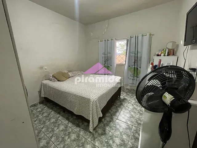 Casa com 250m² 2 quartos e 2 banheiros, à venda, no bairro Vila Iracema em São José dos Campos