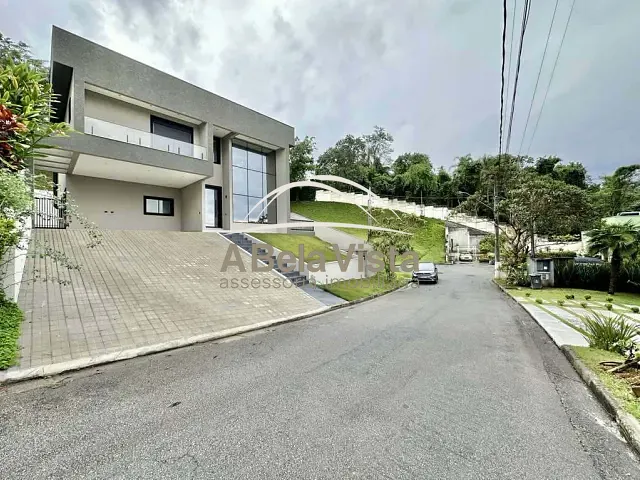 Casa com 507m² 4 quartos e 5 banheiros, à venda, no bairro Pitas em Cotia
