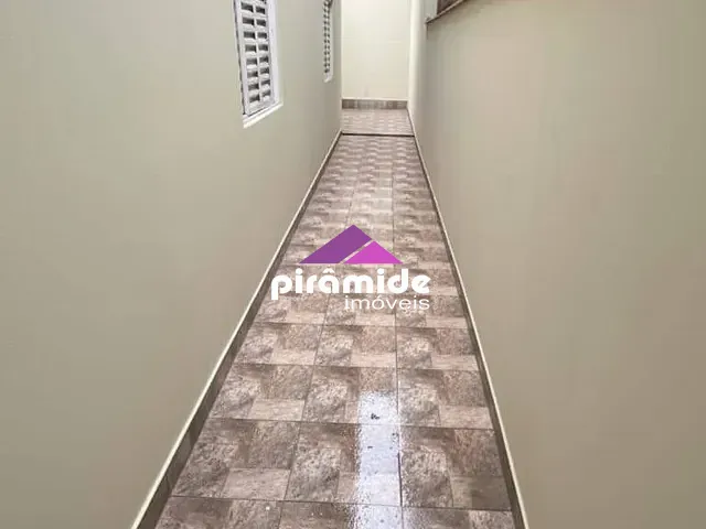 Casa 2 quartos e 1 banheiro, à venda, no bairro Jardim Santa Inês III em São José dos Campos