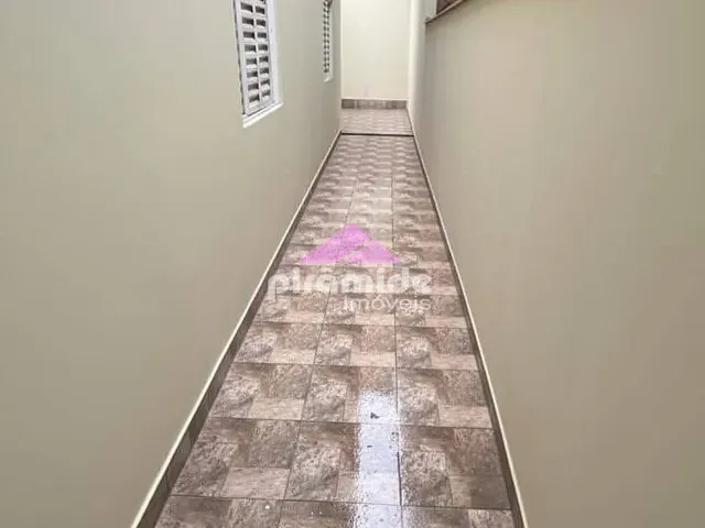 Casa 2 quartos e 1 banheiro, à venda, no bairro Jardim Santa Inês III em São José dos Campos
