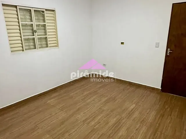 Casa 2 quartos e 1 banheiro, à venda, no bairro Jardim Santa Inês III em São José dos Campos