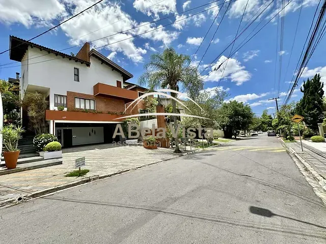 Casa com 480m² 4 quartos e 6 banheiros, à venda, no bairro São Paulo II em Cotia