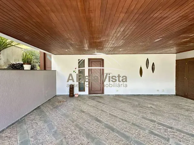 Casa com 480m² 4 quartos e 6 banheiros, à venda, no bairro São Paulo II em Cotia