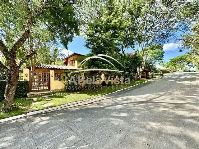 Casa com 1212m² 4 quartos e 6 banheiros, à venda, no bairro Vila de São Fernando em Cotia