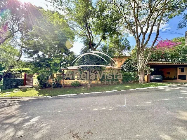 Casa com 1212m² 4 quartos e 6 banheiros, à venda, no bairro Vila de São Fernando em Cotia