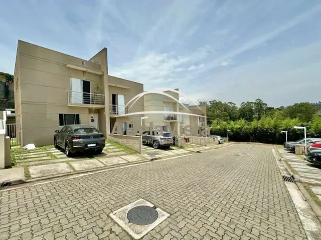 Casa com 102m² 3 quartos e 3 banheiros, à venda, no bairro Granja Viana em Cotia