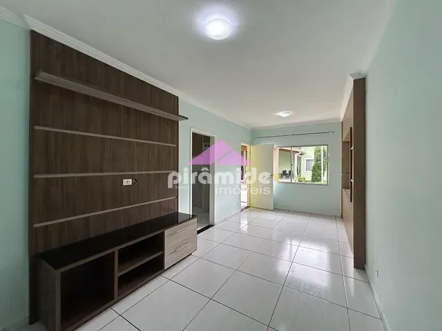 Casa com 120m² 3 quartos e 2 banheiros, à venda, no bairro Cidade Salvador em Jacareí