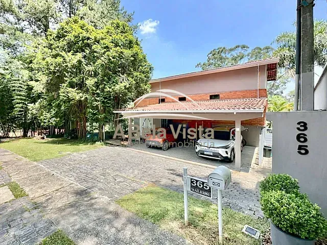Casa com 733m² 4 quartos e 6 banheiros, à venda, no bairro São Paulo II em Cotia