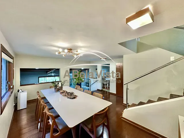 Casa com 733m² 4 quartos e 6 banheiros, à venda, no bairro São Paulo II em Cotia