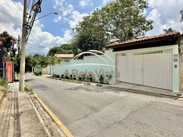 Casa com 981m² 8 quartos e 4 banheiros, à venda, no bairro Granja Viana em Cotia