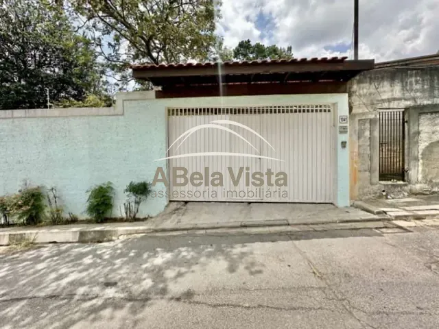 Casa com 981m² 8 quartos e 4 banheiros, à venda, no bairro Granja Viana em Cotia