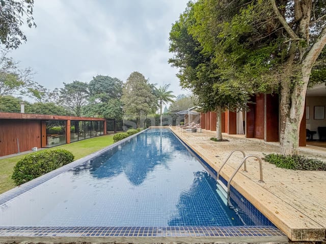 Casa com 2600m² 4 quartos e 6 banheiros, à venda ou para alugar, no bairro Fazenda Boa Vista em Porto Feliz
