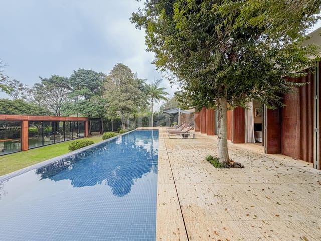 Casa com 2600m² 4 quartos e 6 banheiros, à venda ou para alugar, no bairro Fazenda Boa Vista em Porto Feliz