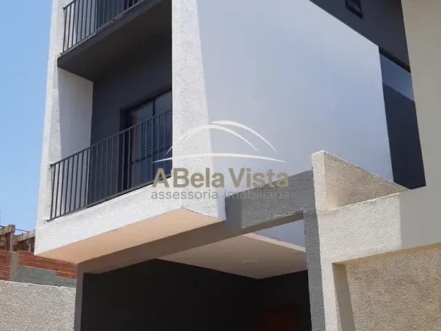 Casa com 125m² 3 quartos e 2 banheiros, à venda, no bairro Das Pedras em Cotia