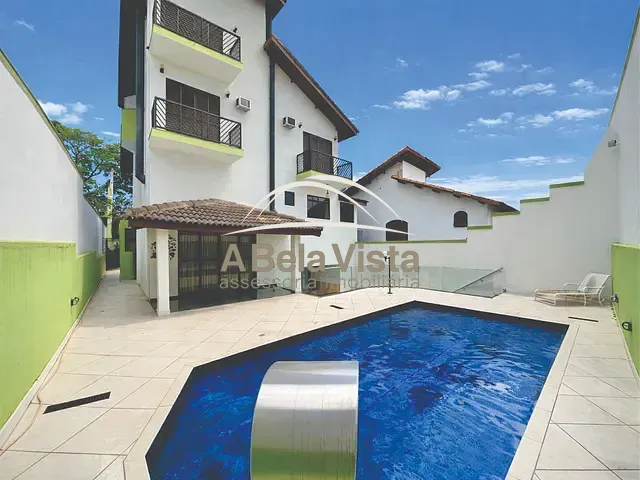 Casa com 374m² 4 quartos e 6 banheiros, à venda, no bairro San Diego Park em Cotia