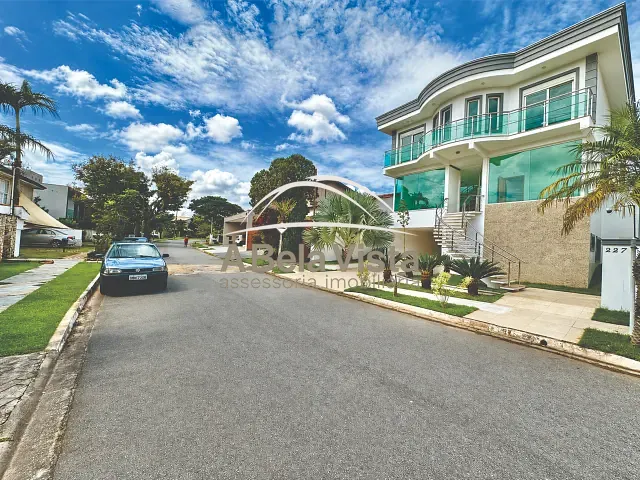 Casa com 361m² 5 quartos e 6 banheiros, à venda, no bairro São Paulo II em Cotia